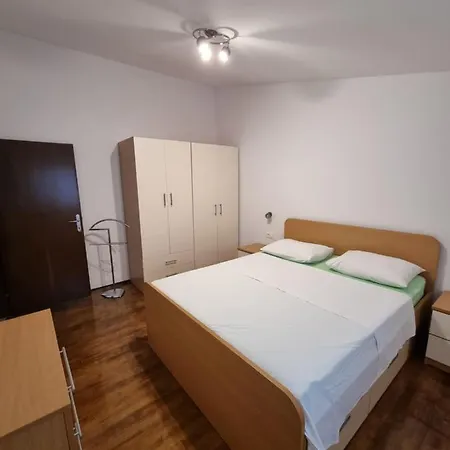 Jadran Апартаменты Примоштен